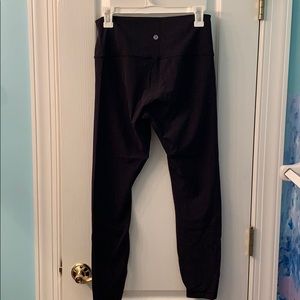 Black lulu lemon leggings